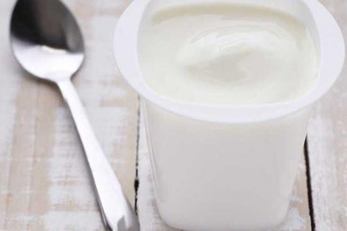 Sữa chua rất có lợi cho hệ tiêu hóa, người bệnh xuất huyết tiêu hóa nên tận dụng thực phẩm này.