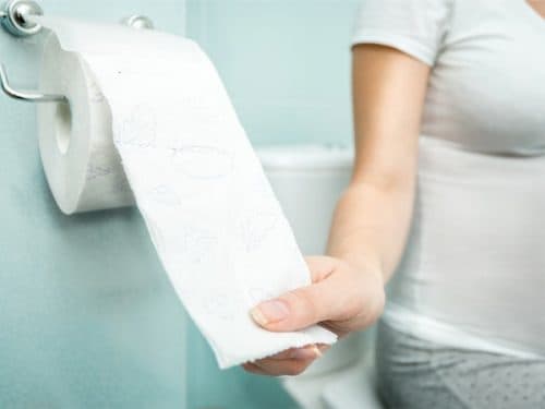 Chảy máu hậu môn phải làm sao?