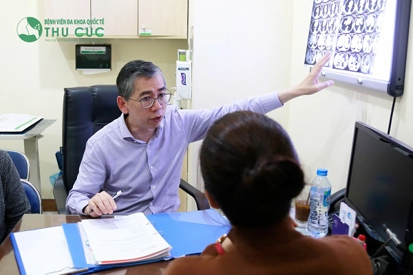 Bệnh viện Thu Cúc hợp tác với đội ngũ bác sĩ chuyên môn giỏi từ Singapore trong xây dựng phác đồ điều trị ung thư