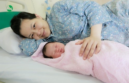 kinh-nghiem-di-de-nhe-tua-long-hong-cua-me-3-con-7