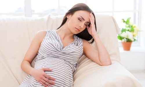 Chân tay bủn rủn người mệt mỏi khi mang thai là hiện tượng rất nhiều phụ nữ mắc phải.
