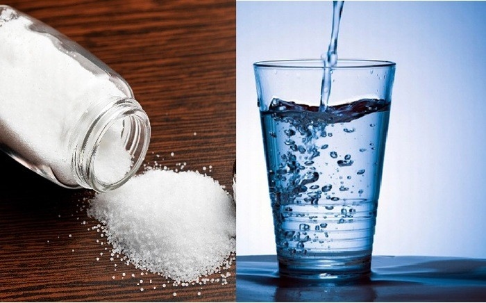 Vệ sinh sạch khoang miệng bằng nước muối