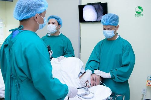 Nội soi gây mê là một trong hai phương pháp nội soi không đau hiện đang được áp dụng hiệu quả tại một số cơ sở y tế uy tín, trong đó có Bệnh viện Thu Cúc.
