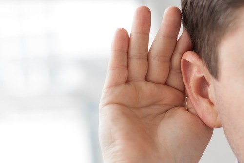 Viêm tai giữa ứ dịch ảnh hưởng đến sức nghe của trẻ