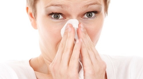Viêm mũi xoang với các triệu chứng lai rai gây nhiều phiền toái cho người bệnh