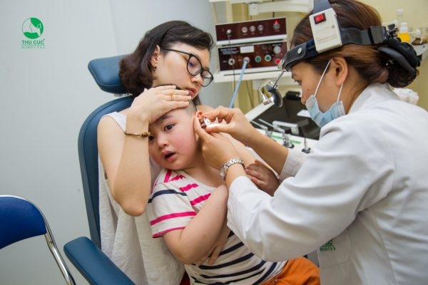 viêm mũi họng cấp ở trẻ