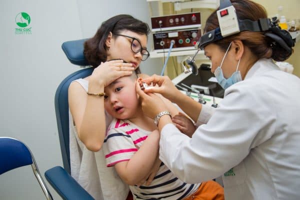 viêm mũi họng cấp ở trẻ