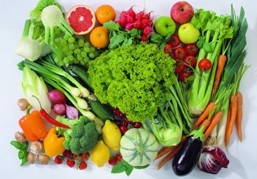 Người có triglycerid cao nên bổ sung thực phẩm có chứa nhiều chất xơ và vitamin như trong rau xanh, hoa quả,