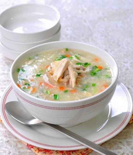 trẻ bị sốt xuất huyết nên ăn gì?