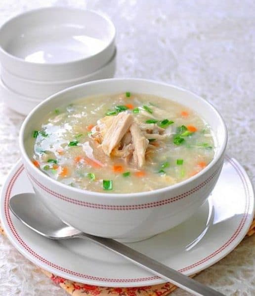 trẻ bị sốt xuất huyết nên ăn gì?