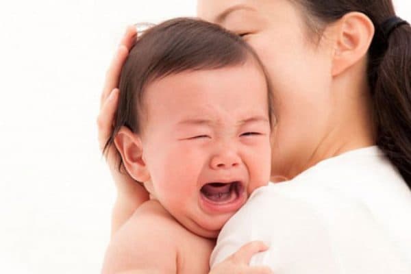 Trẻ bị sốt về đêm có thể do không mắc các bệnh nhiễm trùng hoặc không do nhiễm trùng gây ra.