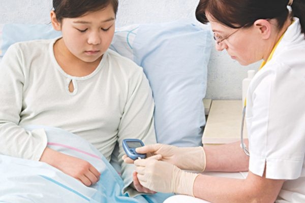 Những khó khăn trong điều trị bệnh tiểu đường ở trẻ em