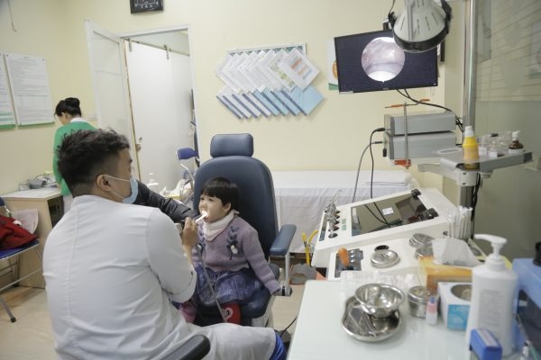 điều trị loét niêm mạc miệng ở trẻ