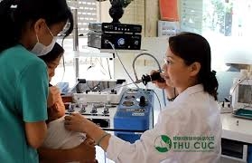 điều trị hiệu quả các bệnh lý viêm đường hô hấp, giữ gìn vệ sinh sạch sẽm, tiêm vắc-xin đầy đủ,... là những biện pháp giúp phòng tránh viêm não mô cầu ở trẻ em.