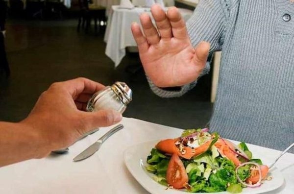 Kiểm soát thói quen ăn mặn để phòng ngừa sỏi thận