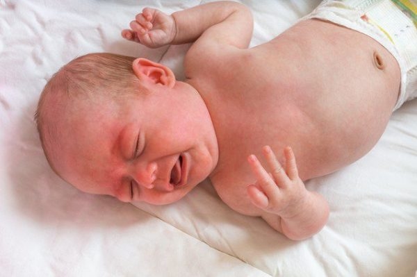 dấu hiệu nguy hiểm ở trẻ sơ sinh và trẻ nhỏ