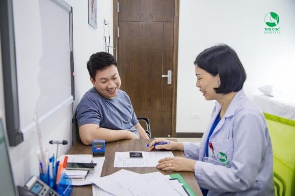 Mọi người nên thăm khám thường xuyên để nắm rõ tình hình sức khoẻ của bản thân