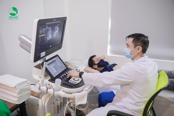 ĐỘi ngũ y bác sĩ luôn ý thức đeo khẩu trang trong suốt quá trình thăm khám