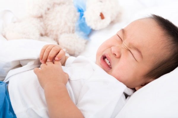 dấu hiệu ngộ độc thực phẩm ở trẻ em