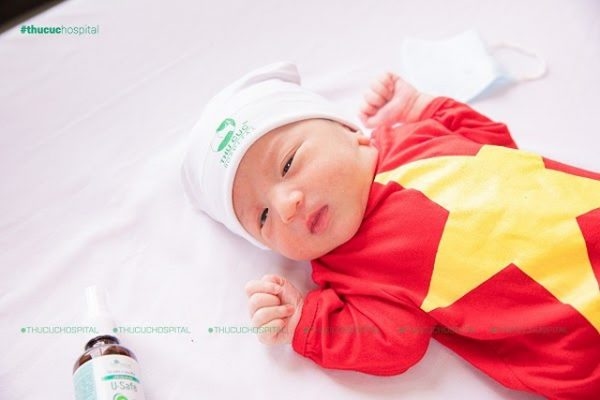 Những khoảnh khắc yêu thương được lan tỏa để tiếp sức chống COVID