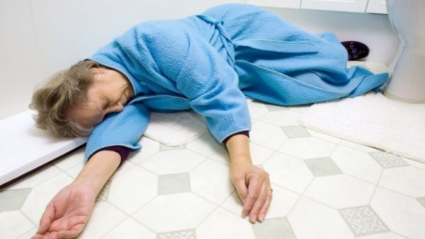 chóng mặt ngất xỉu do gặp vấn đề về bệnh tim mạch