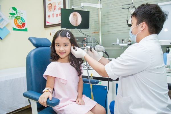 khám nhi ở Thu Cúc có làm việc vào cuối tuần không