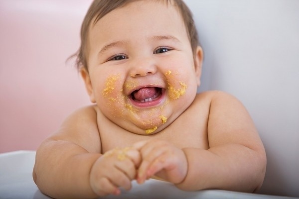 trẻ sơ sinh thừa cân béo phì do uống sữa ngoài
