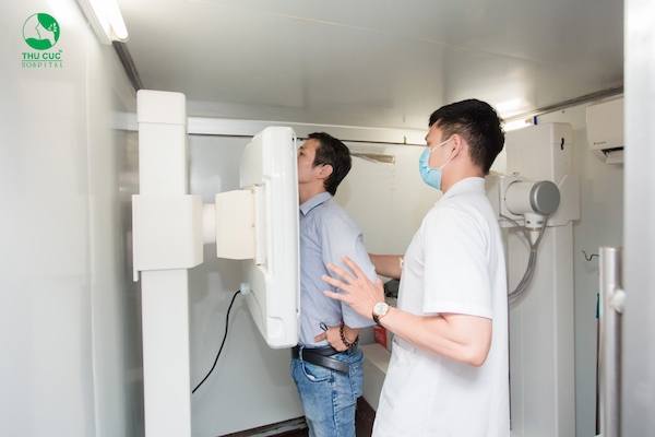 ảnh buổi khám sức khỏe tổng thể của CBNV Công ty Sơn tổng hợp Hà Nội: