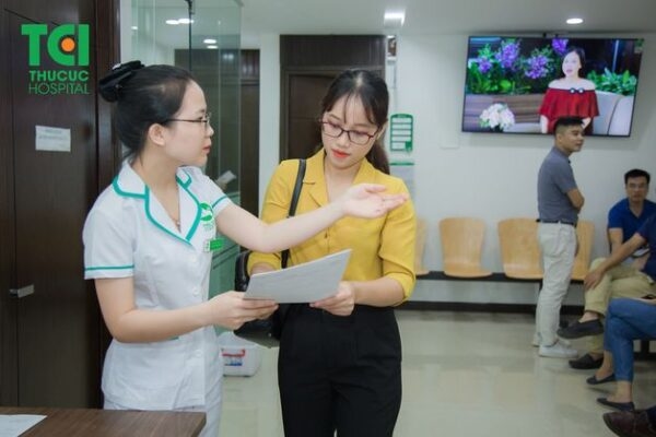 thực hiện khám sức khỏe định kỳ cho công ty