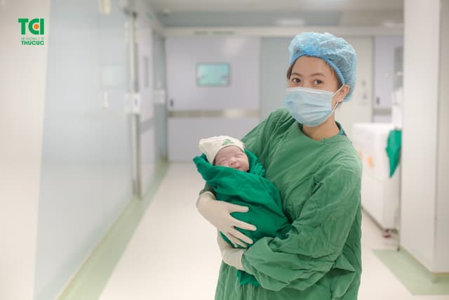 Vỡ òa cảm xúc đón con đầu lòng của mẹ bầu Dương Thị My