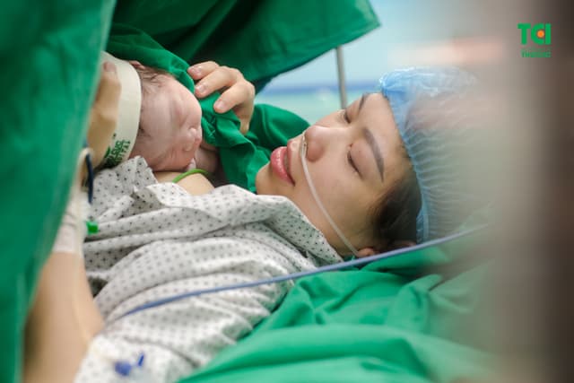 Vỡ òa cảm xúc đón con đầu lòng của mẹ bầu Dương Thị My