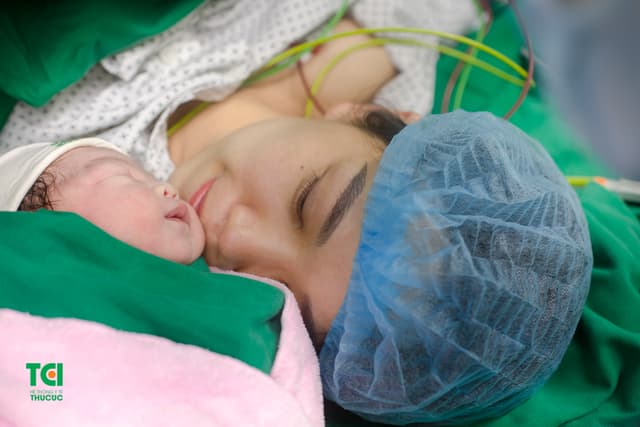 Vỡ òa cảm xúc đón con đầu lòng của mẹ bầu Dương Thị My