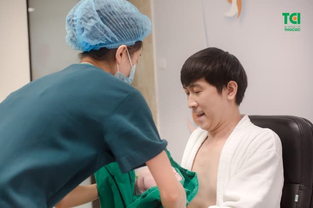 Vỡ òa cảm xúc đón con đầu lòng của mẹ bầu Dương Thị My