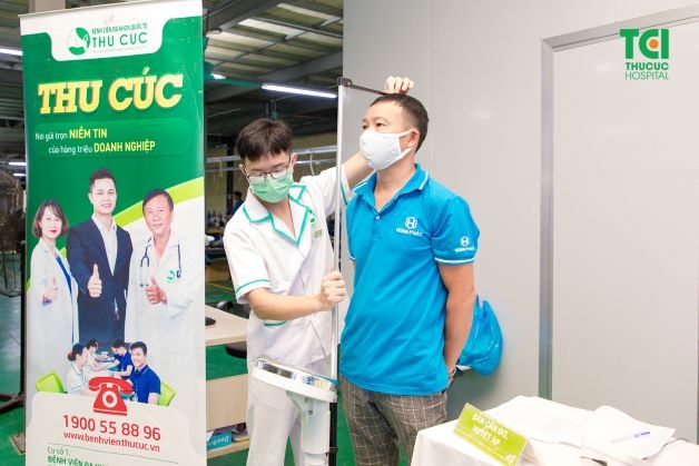 Khám sức khỏe cho cán bộ công nhân viên