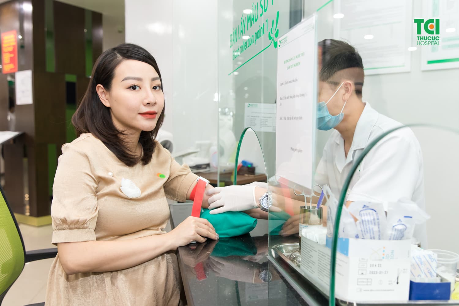 Double test (hay còn gọi là xét nghiệm bộ đôi) là một xét nghiệm máu của mẹ, khi kết hợp với kết quả độ mờ da gáy thai nhi sẽ giúp bác sĩ xác định được những nguy cơ dị tật thai nhi.