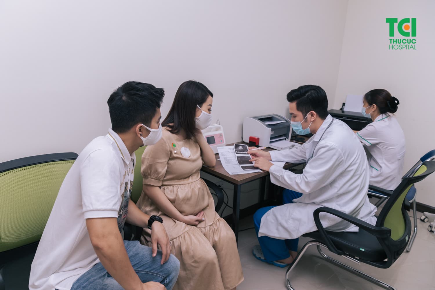 Các mẹ bầu cần lựa chọn kỹ lưỡng cơ sở y tế uy tín, cũng như bác sĩ sản khoa giàu kinh nghiệm để có được kết quả chính xác và những tư vấn phù hợp.