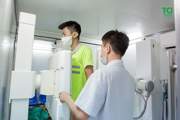 thực hiện khám sức khỏe định kỳ cho công nhân