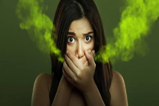 Hôi miệng do sâu răng là hiện tượng nhiều người gặp phải