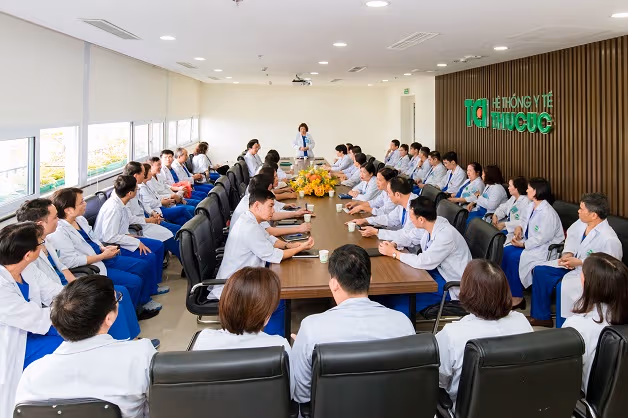 Đội ngũ bác sĩ Hệ thống Y tế Thu Cúc