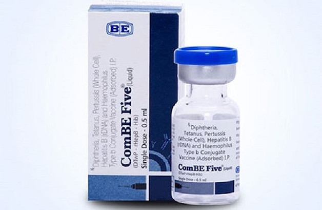 Đối với các bé tiêm mũi vắc xin 5 trong 1 theo chương trình tiêm chủng mở rộng ComBE Five thường bị sốt nhẹ khoảng 38 – 38.5 độ kèm quấy khóc, chán ăn uống.