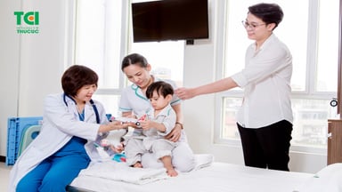 Cha mẹ cần biết: Viêm phế quản ở trẻ 2 tuổi và cách chữa