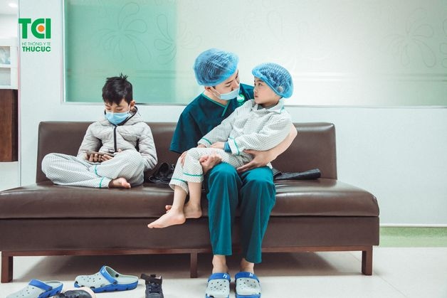 chăm sóc trẻ sau nạo VA