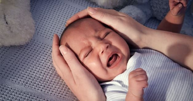 Trẻ quấy khóc đêm không rõ nguyên nhân là tình trạng nhiều bé gặp phải