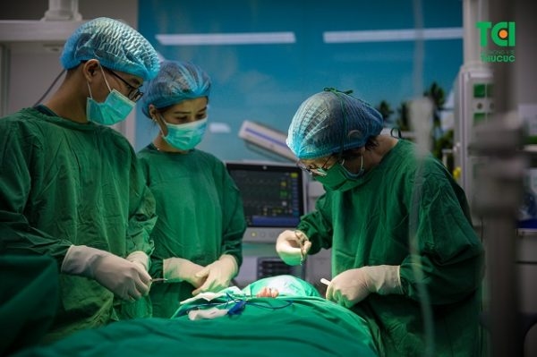 Mổ u tuyến giáp phải nằm viện bao lâu - cần theo chỉ định của bác sĩ