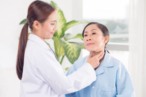 Mổ u tuyến giáp phải nằm viện bao lâu - cân nhắc