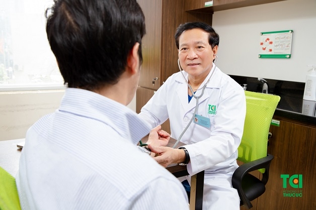 Khám tại các chuyên khoa tim mạch uy tín giúp phát hiện và đẩy lùi bệnh hẹp mạch vành