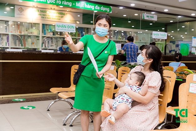 Cách trị viêm họng cho trẻ sơ sinh tốt nhất là đưa con đi khám