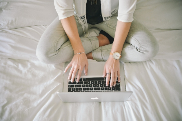 thói quen có hại cho xương khớp