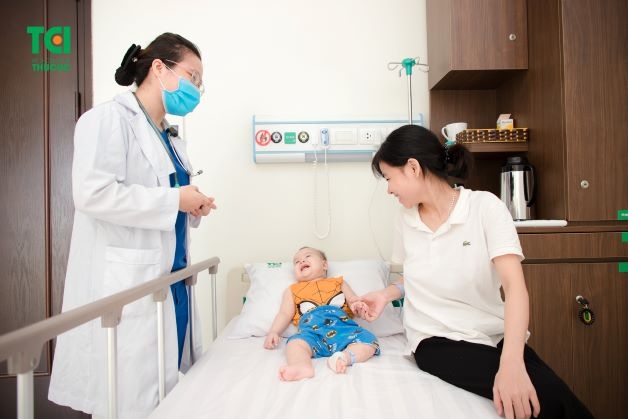 Nếu nghi ngờ trẻ bị sởi, cha mẹ cần đưa trẻ đến các cơ sở y tế có chuyên môn để được phát hiện bệnh và tư vấn về cách chăm sóc và điều trị đúng cách nhất.