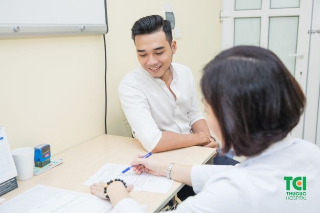 Bệnh nhân khi bị viêm tinh hoàn sẽ được theo dõi tiến độ điều trị bằng cách xét nghiệm nồng độ hormone và tinh dịch đồ.